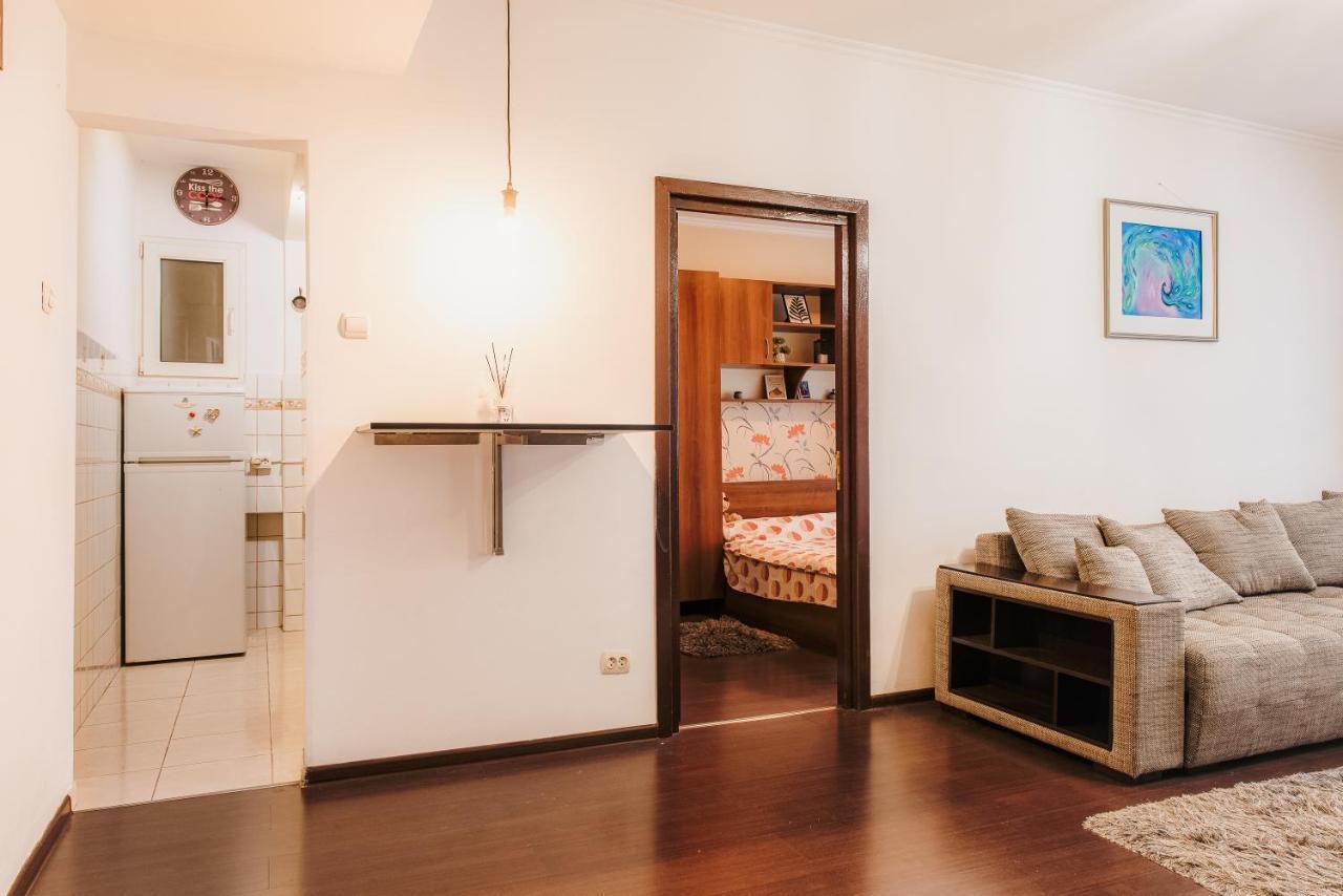 Parliament 1Br Apartment W Self Check In 부쿠레슈티 외부 사진